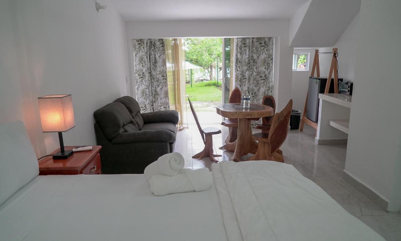 Suites Pancho Villas Bacalar - Lagoon View Eksteriør billede